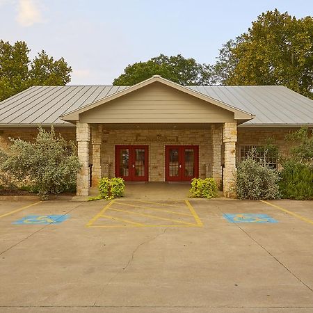 Fredericksburg Inn And Suites Extérieur photo