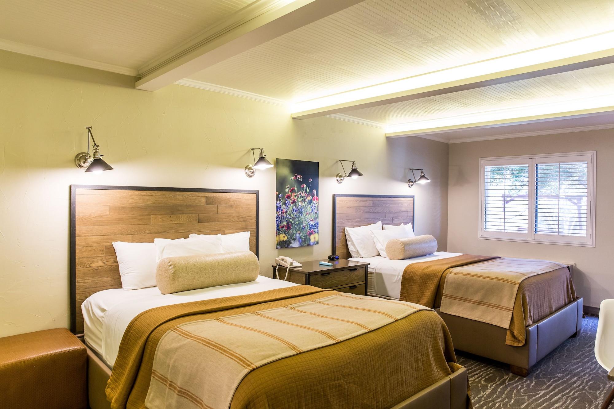 Fredericksburg Inn And Suites Extérieur photo